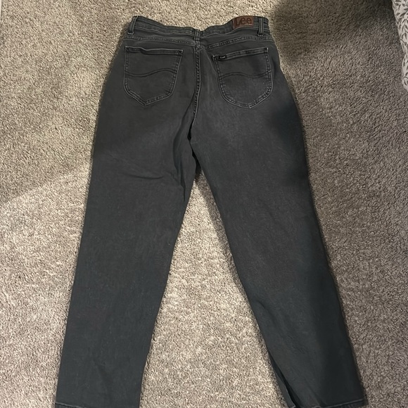 Lee Women's Relaxed Fit Straight Leg Jean - Picture 3 of 4